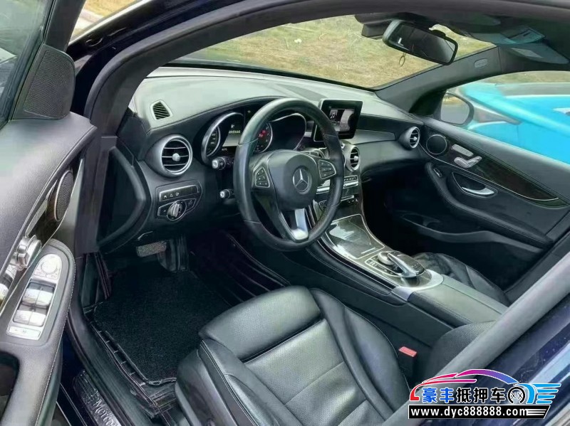 17年奔驰GLC轿车抵押车出售