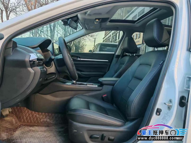 24年日产天籁轿车抵押车出售