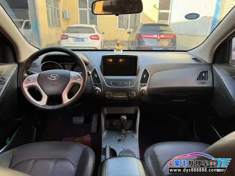 16年现代ix35轿车抵押车出售