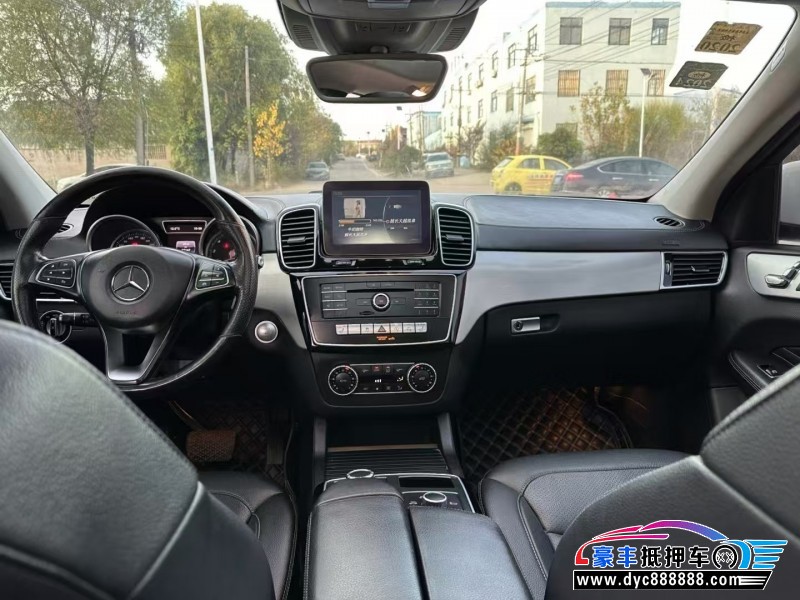 16年奔驰GLE轿车抵押车出售