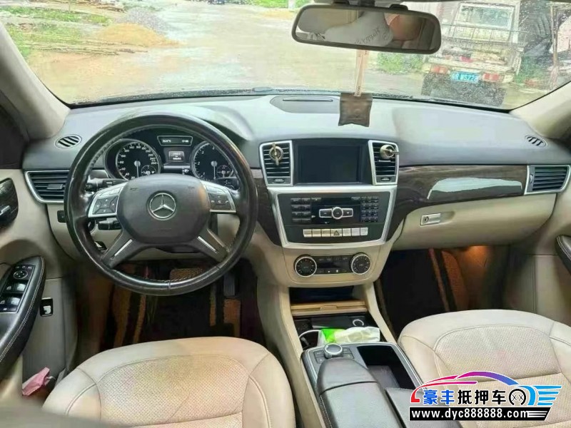 14年奔驰ML轿车抵押车出售