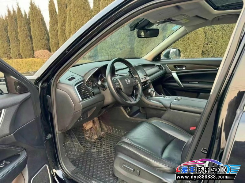 19年本田冠道轿车抵押车出售