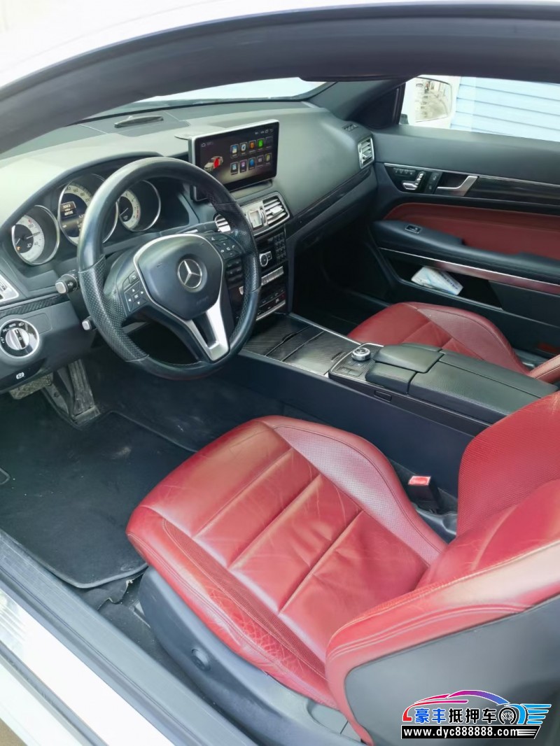 14年奔驰E级轿车抵押车出售