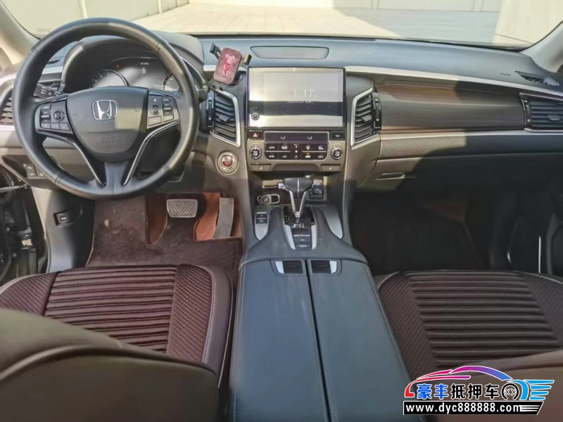 17年本田冠道轿车抵押车出售