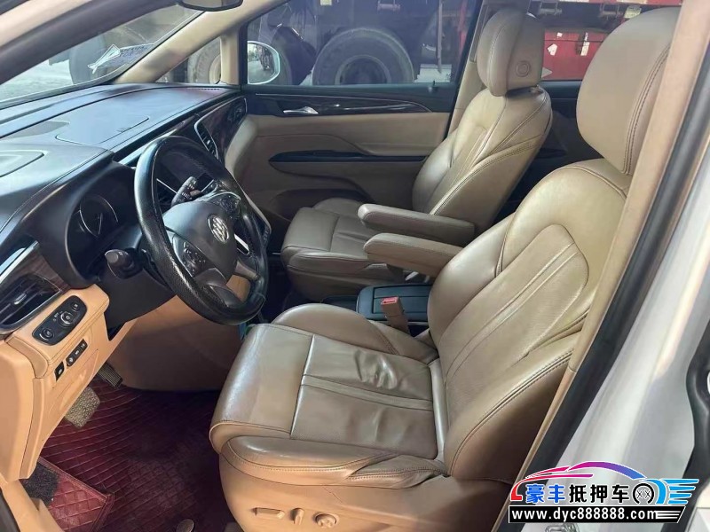 17年别克GL8轿车抵押车出售