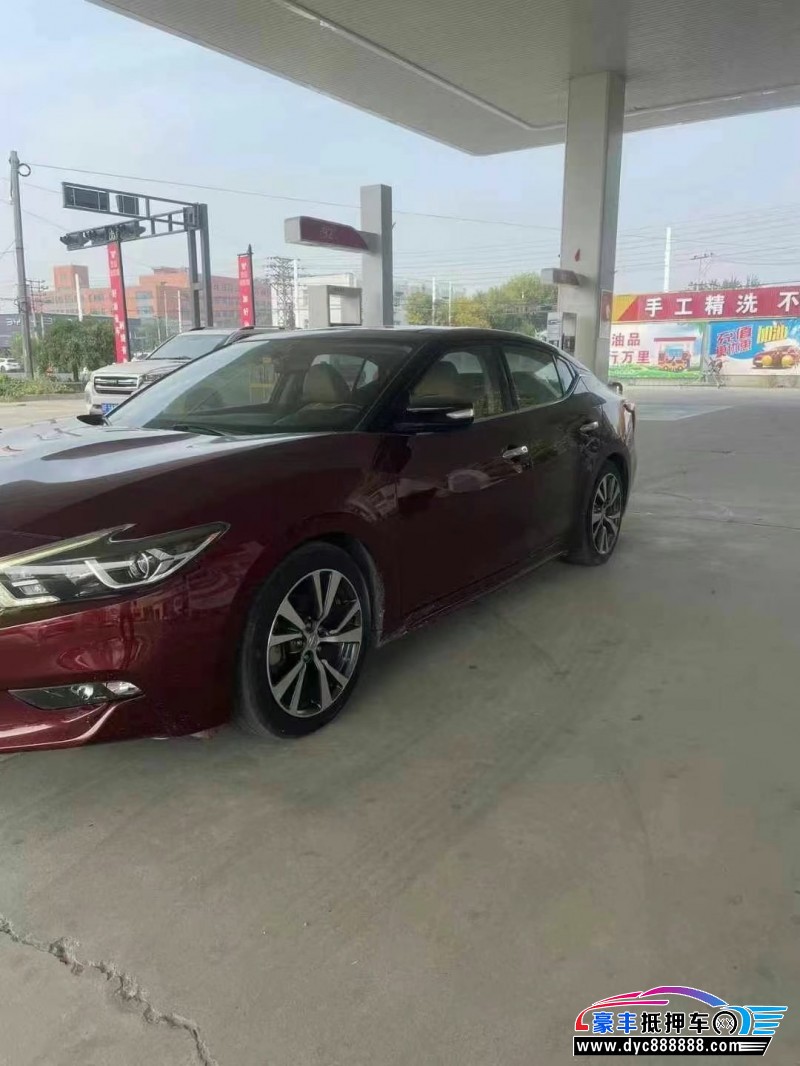 16年日产西玛轿车抵押车出售