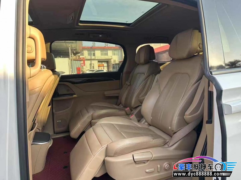 17年别克GL8轿车抵押车出售