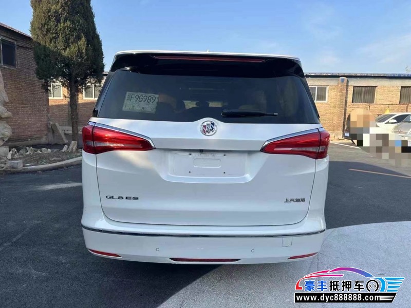 17年别克GL8轿车抵押车出售