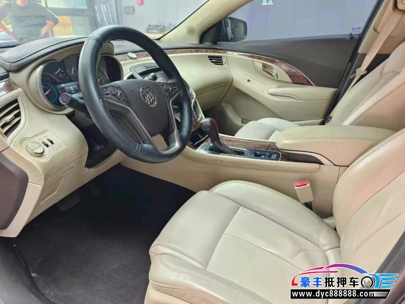 15年别克君越轿车抵押车出售