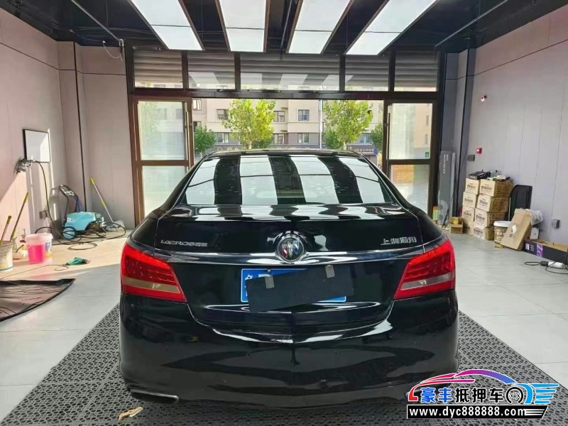 15年别克君越轿车抵押车出售