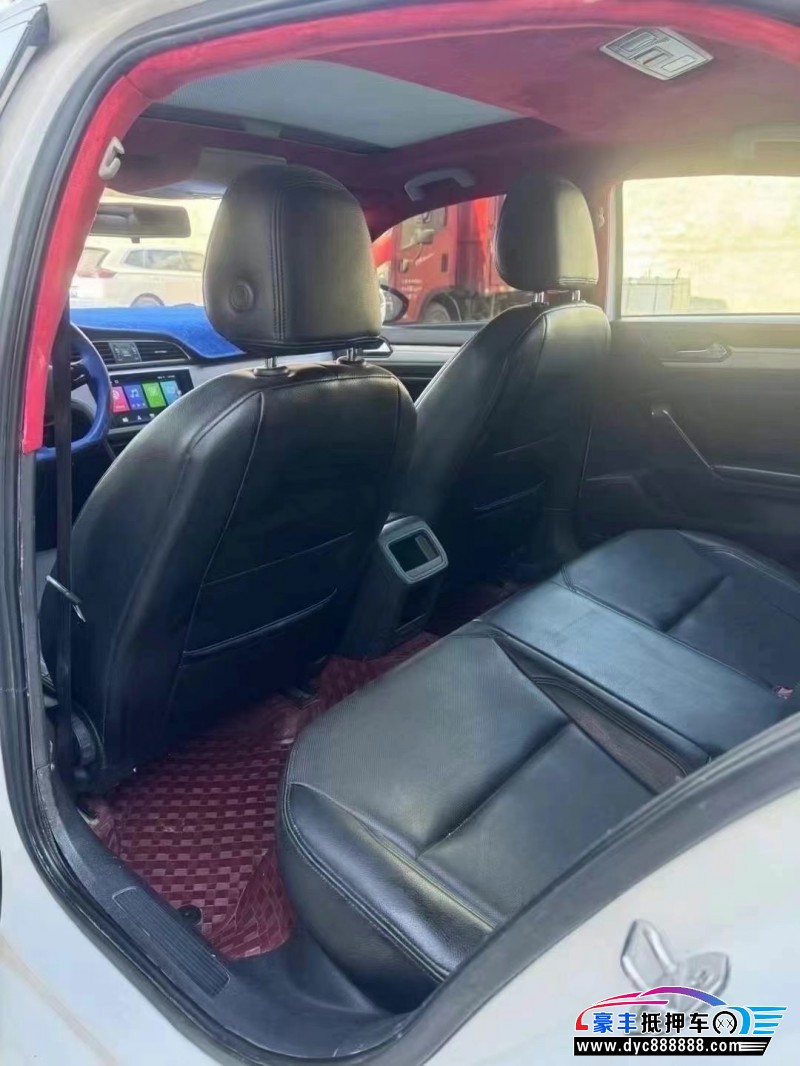 17年大众凌渡轿车抵押车出售