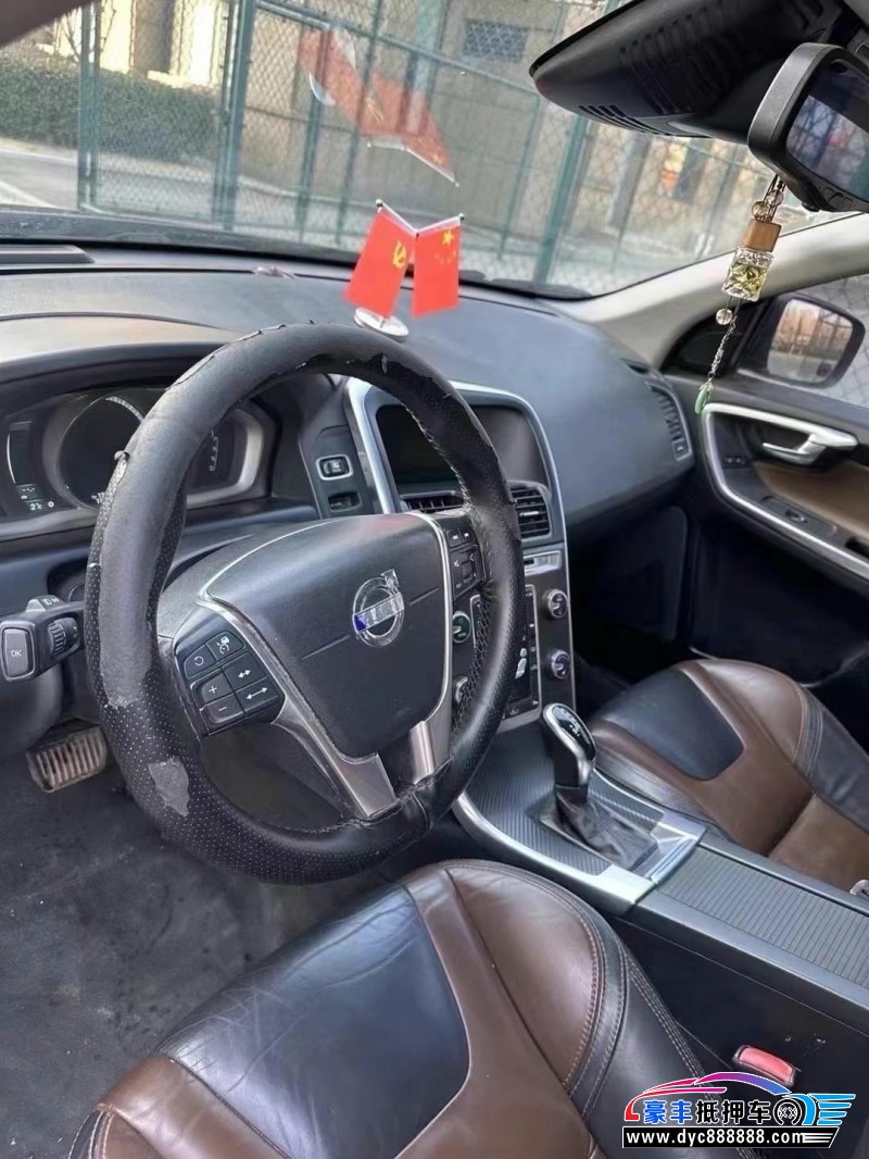 14年沃尔沃XC60轿车抵押车出售