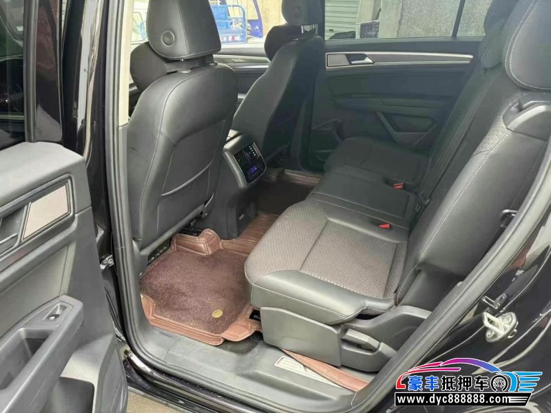 20年大众途昂轿车抵押车出售