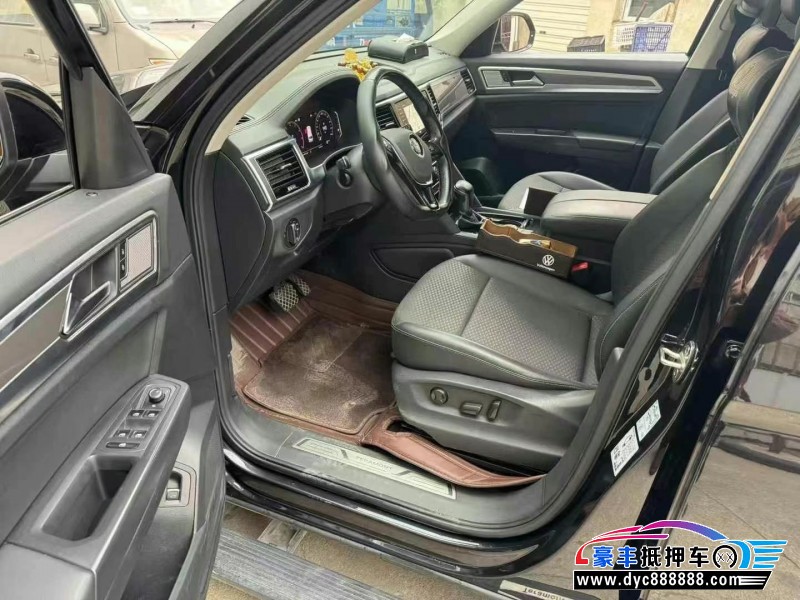 20年大众途昂轿车抵押车出售