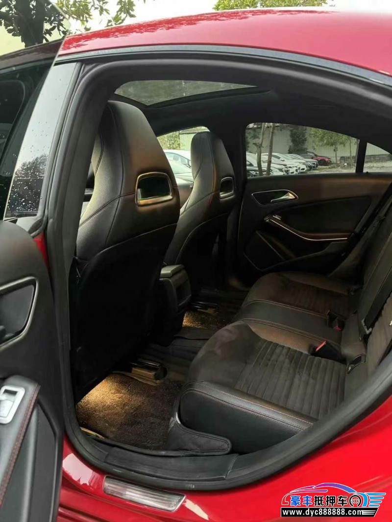 18年奔驰CLA轿车抵押车出售