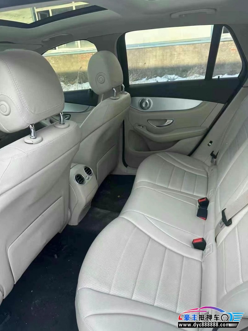 16年奔驰GLC轿车抵押车出售