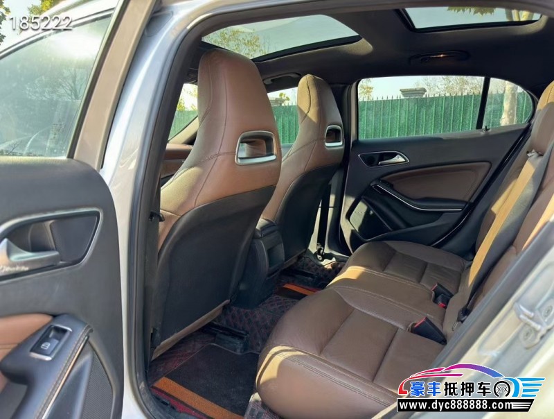 15年奔驰GLA轿车抵押车出售