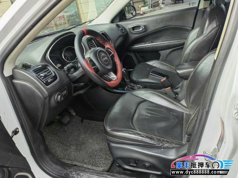 17年Jeep指南者轿车抵押车出售