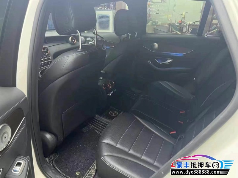 17年奔驰GLC轿车抵押车出售