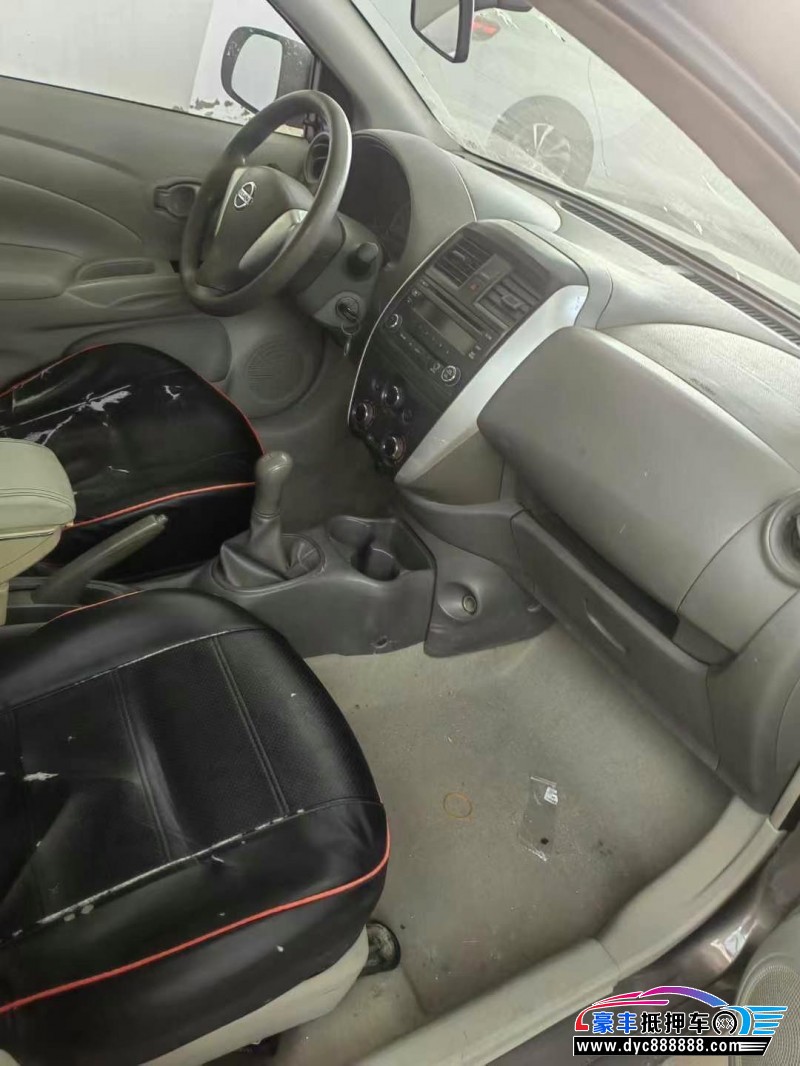 15年日产阳光轿车抵押车出售