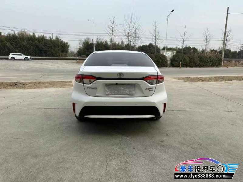 22年丰田雷凌轿车抵押车出售