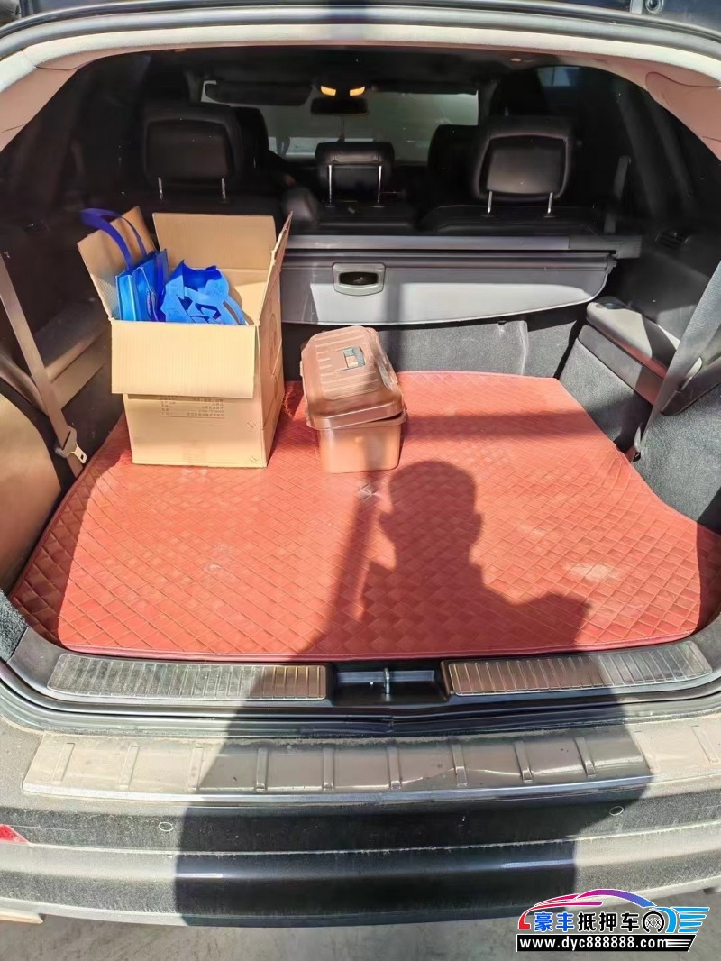 17年奔驰R轿车抵押车出售