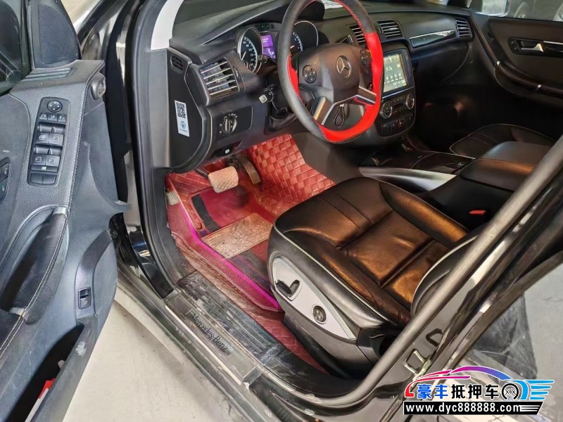 17年奔驰R轿车抵押车出售