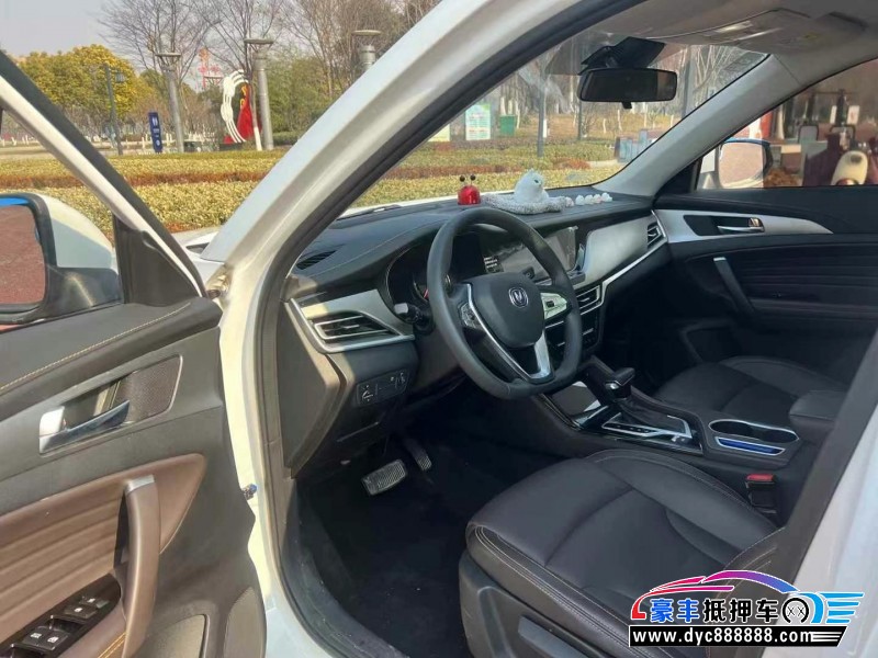 19年长安CS35轿车抵押车出售