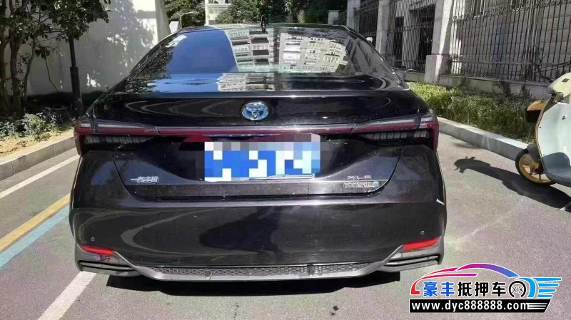 20年丰田亚洲龙轿车抵押车出售