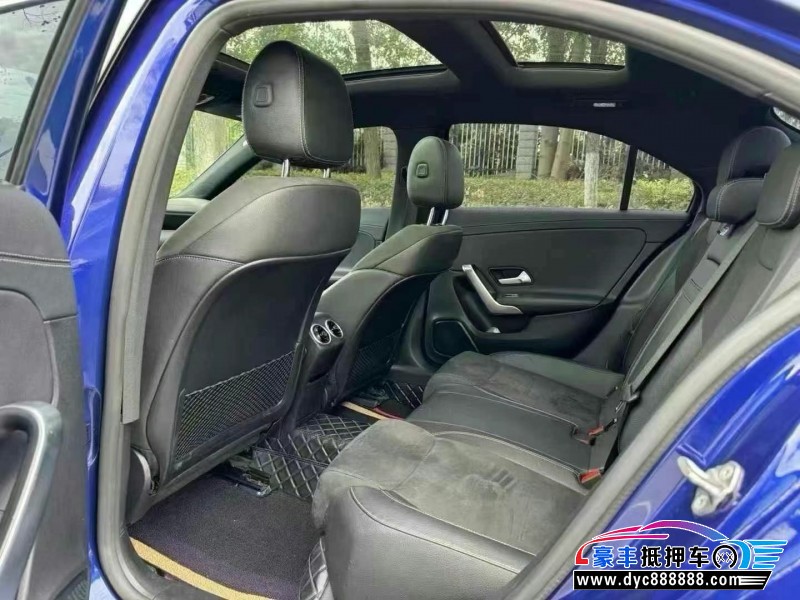 20年奔驰A轿车抵押车出售