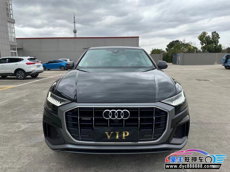 23年奥迪Q8轿车抵押车出售