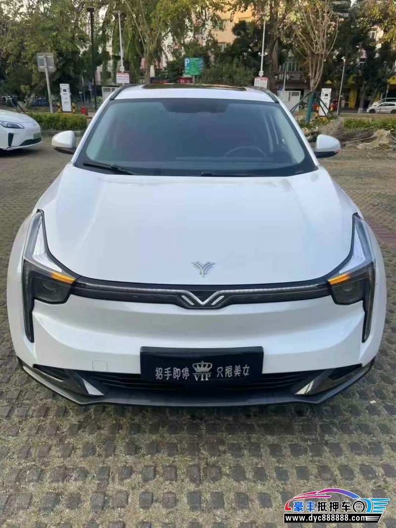 23年哪吒U轿车抵押车出售