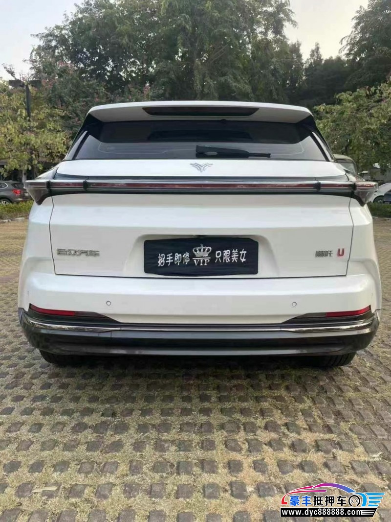 23年哪吒U轿车抵押车出售