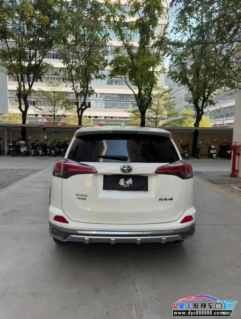 18年丰田RAV4轿车抵押车出售