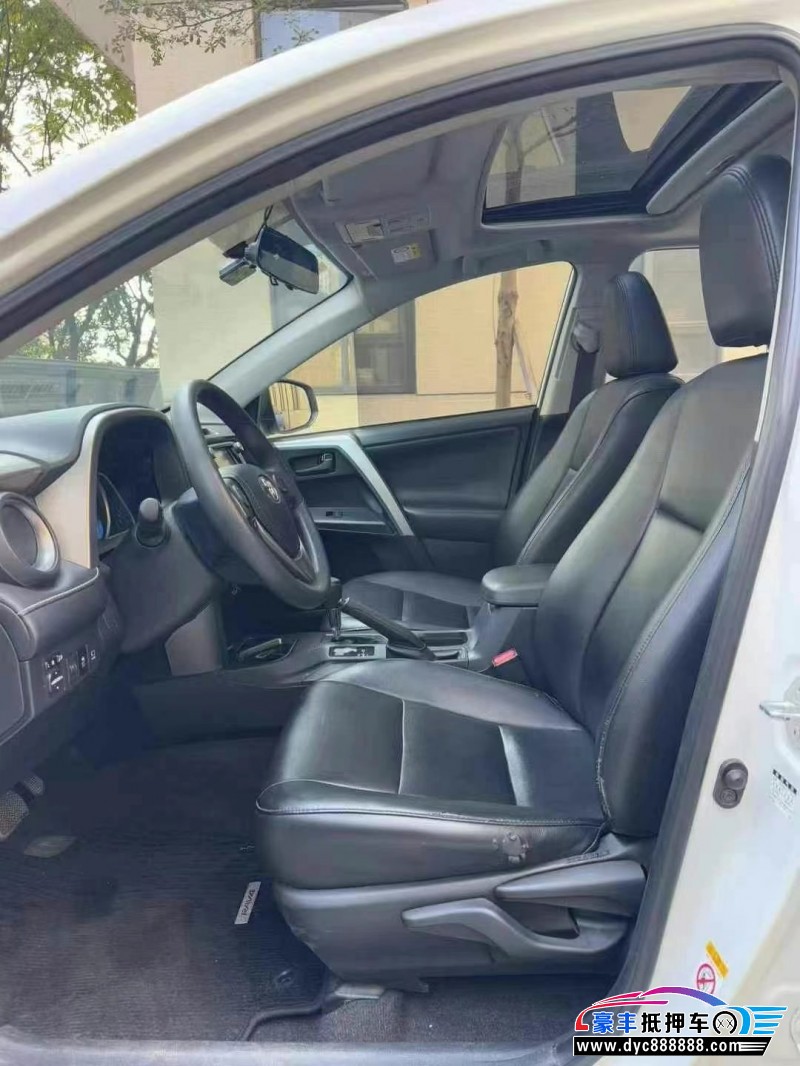 18年丰田RAV4轿车抵押车出售