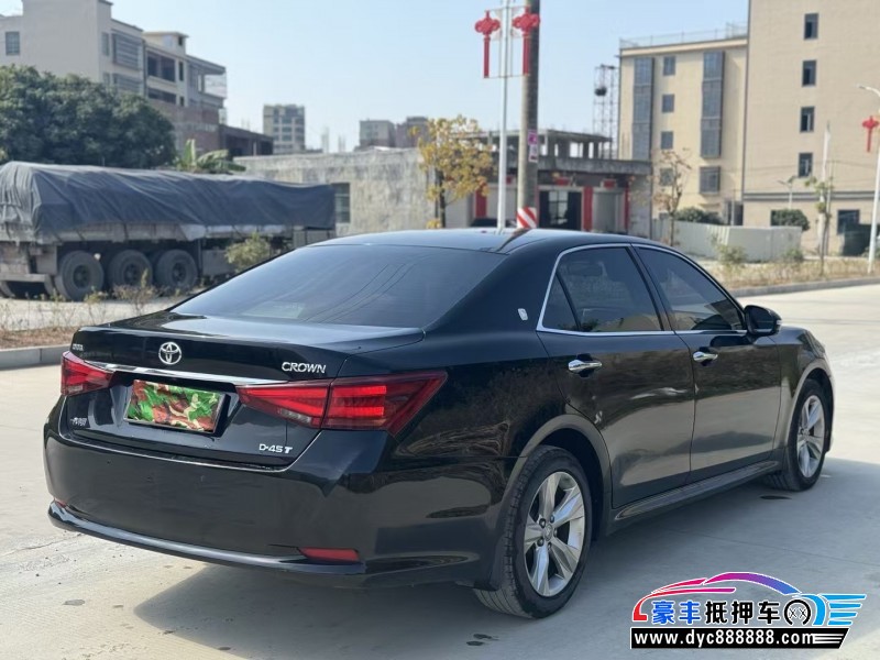 16年丰田皇冠轿车抵押车出售