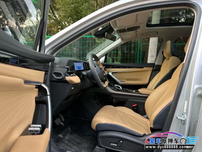 24年吉利博越轿车抵押车出售