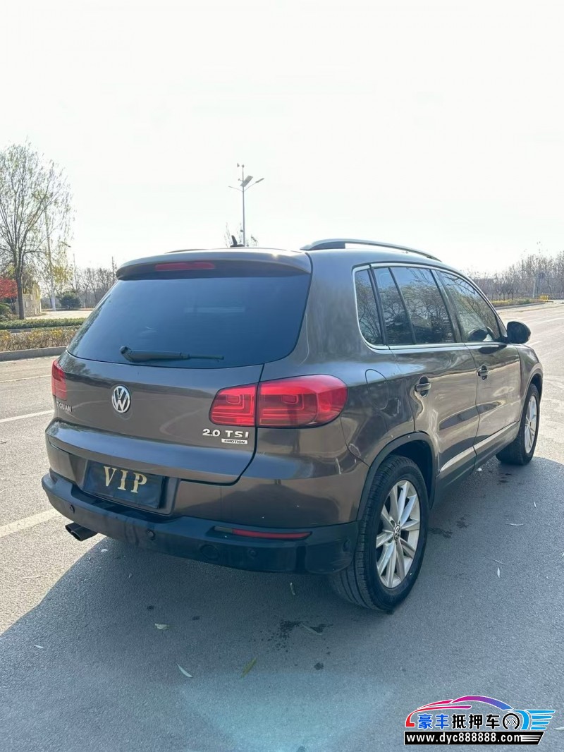 12年大众途威轿车抵押车出售