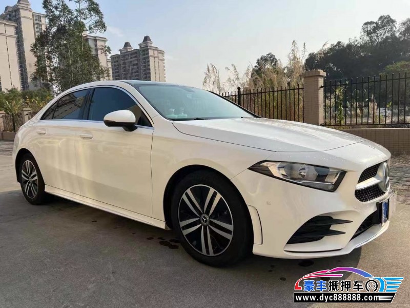 20年奔驰A轿车抵押车出售