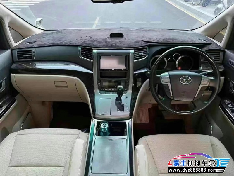 13年丰田埃尔法轿车抵押车出售