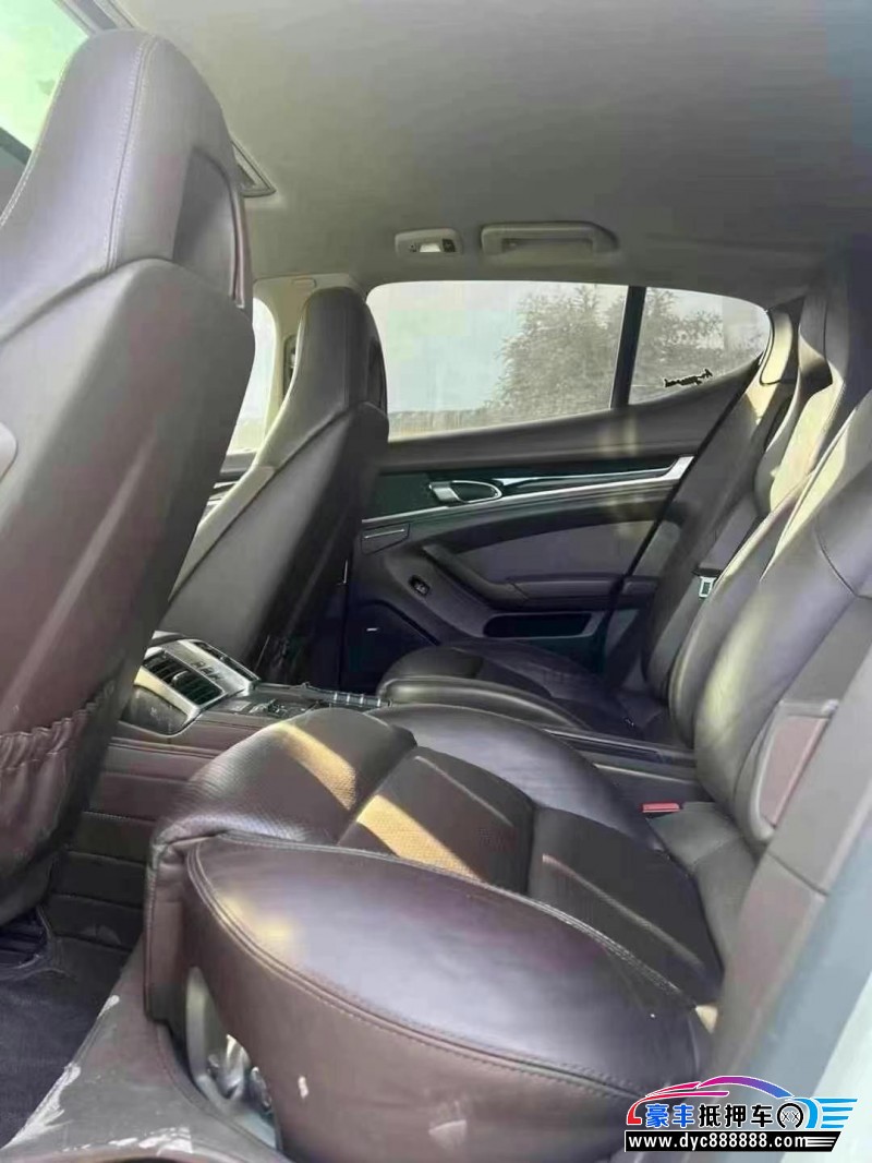 15年保时捷帕纳梅拉轿车抵押车出售