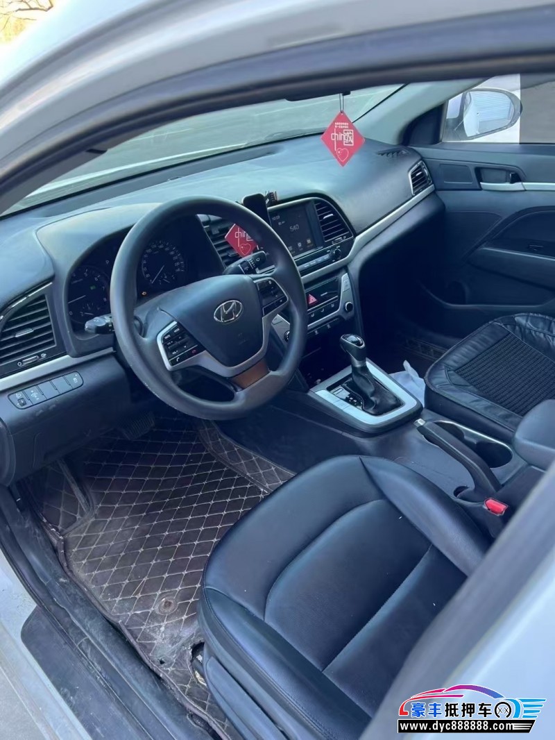 17年现代领动轿车抵押车出售