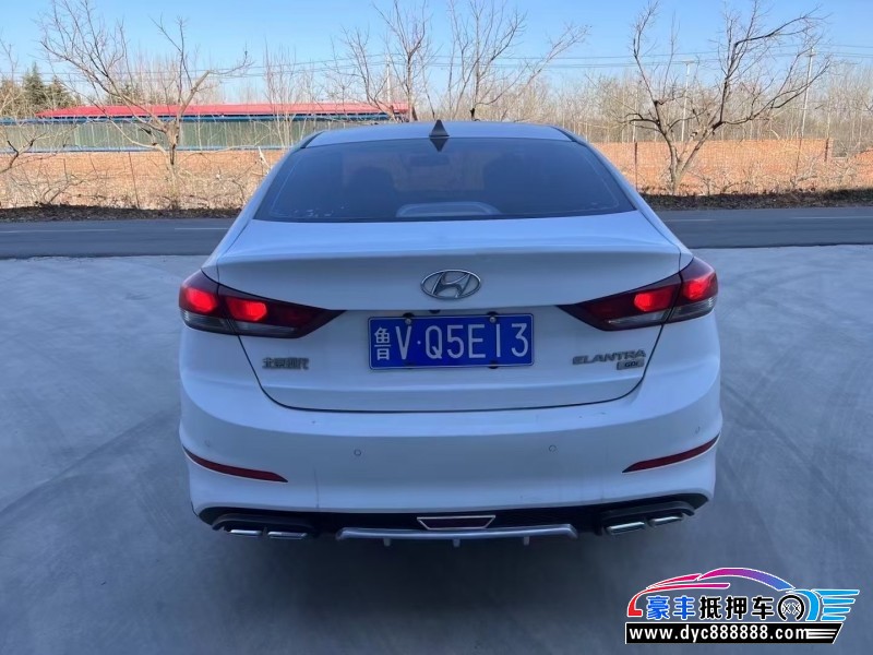 17年现代领动轿车抵押车出售