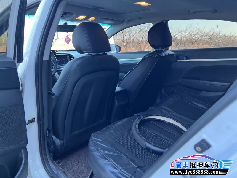 17年现代领动轿车抵押车出售