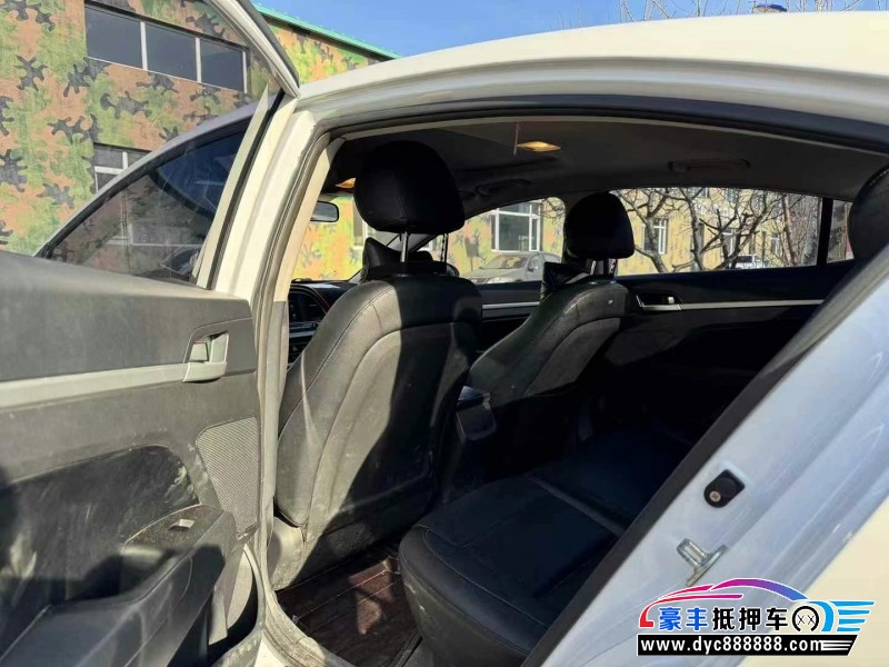 18年现代领动轿车抵押车出售