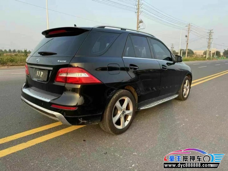 13年奔驰ML轿车抵押车出售