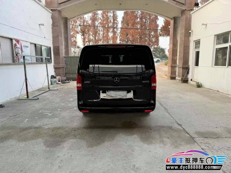 23年奔驰威霆轿车抵押车出售