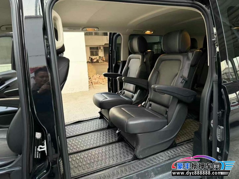 23年奔驰威霆轿车抵押车出售