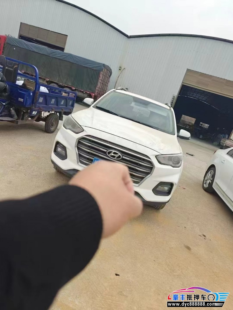 19年现代ix35轿车抵押车出售