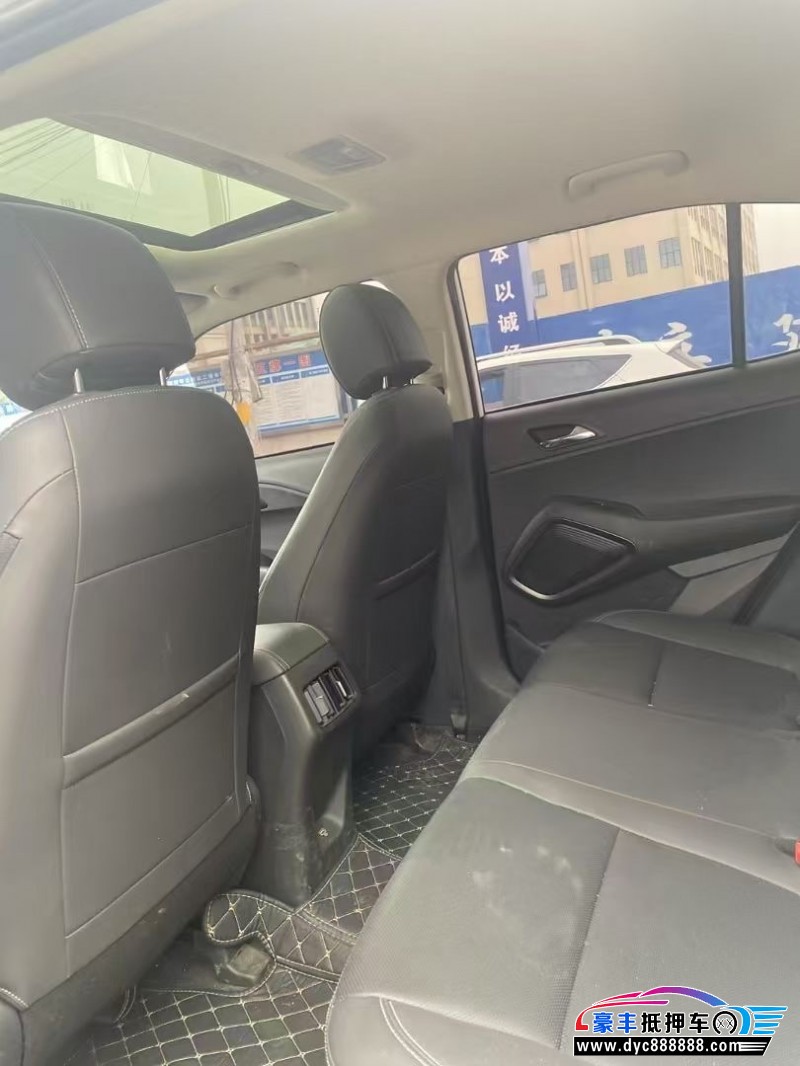 23年现代ix35轿车抵押车出售